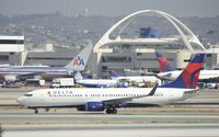 N3759 @ KLAX - Arriving at LAX - by Todd Royer