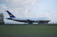 LV-AZF @ EGMH - Boeing 747-267B losing the will to live at Manston. - by moxy