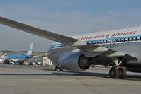 PH-BXA @ LOWW - KLM Boeing 737-800 - by Dietmar Schreiber - VAP