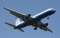 N577UA @ MCO - United 757