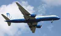 N577UA @ MCO - United 757