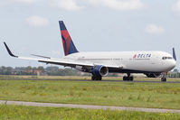 N186DN @ EHAM - Delta Airlines 767-300 - by Andy Graf-VAP