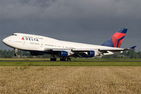 N675NW @ EHAM - Delta Airlines 747-400 - by Andy Graf-VAP