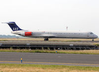 LN-RMS @ LFPG - Taxiing to the Terminal... - by Shunn311