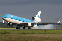 PH-KCE @ EHAM - KLM MD11 - by Andy Graf-VAP