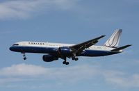 N585UA @ MCO - United 757