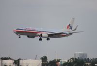 N932AN @ MIA - American 737 - by Florida Metal