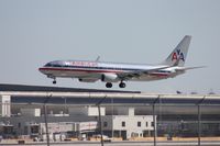 N812NN @ MIA - American 737 - by Florida Metal