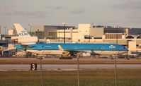 PH-KCE @ MIA - KLM MD-11