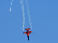 J-015 @ LOXZ - F16 of the Netherlands Air Force at Airpower09 - by P. Radosta - www.austrianwings.info