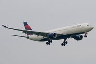 N811NW @ EHAM - Delta Airlines A330-300 - by Andy Graf-VAP