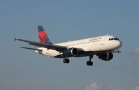 N352NW @ MIA - Delta A320 landing on 12 - by Florida Metal
