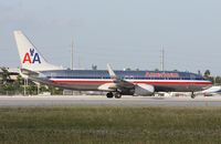 N841NN @ MIA - American 737 - by Florida Metal