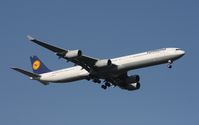D-AIHS @ MCO - Lufthansa A340-600
