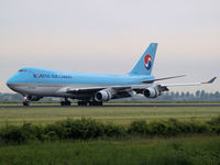 HL7439 @ AMS - Landing on runway R18 of Amsterdam Airport. - by Willem Goebel