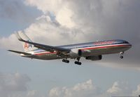 N372AA @ MIA - American 767 landing Runway 9 near El Dorado - by Florida Metal