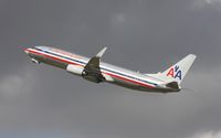 N980AN @ MIA - American 737 departing 26L - by Florida Metal