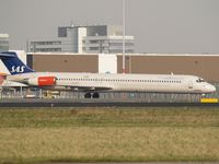 LN-RLR @ AMS - Taxi to the gate - by Willem Goebel