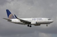 N32626 @ MIA - United 737-500 landing 9 - by Daniel Compton