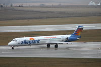 N415NV @ KCID - Taxiing in to the ramp.