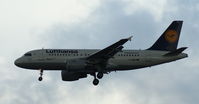 D-AIBD @ EDDF - Lufthansa, is landing at Frankfurt Int´l (EDDF) - by A. Gendorf