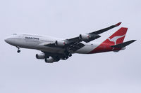 VH-OEH @ DFW - Qantas landing at DFW Airport