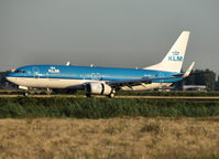 PH-BXY @ EHAM - Landing on runway R18 of Schiphol Airport - by Willem Göebel
