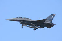 90-0848 @ NFW - Lockheed company F-16 landing ar NAS Fort Worth