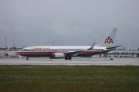 N938AN @ MIA - American 737 - by Florida Metal