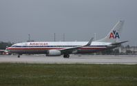 N964AN @ MIA - American 737 - by Florida Metal