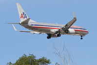 N916AN @ KORD - American Airlines Boeing 737-823, N916AN on approach RWY 10 KORD. - by Mark Kalfas