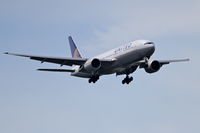 N792UA @ KORD - United Airlines Boeing 777-222, N792UA RWY 10 Approach KORD. - by Mark Kalfas