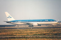 PH-BZB @ EHAM - KLM - by Henk Geerlings