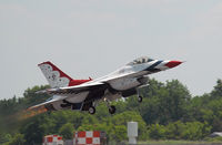 86-0281 @ KNXX - Thunderbird Five rotating on Rwy 13 at NAS Willlow Grove , PA.  for a flight demo at Thunder over the Grove