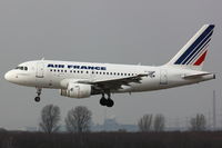 F-GUGO @ EDDL - Air France, Airbus A318-111, CN: 2951 - by Air-Micha