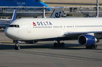 N186DN @ EHAM - Delta Airlines - by Chris Hall