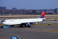 N817NW @ EHAM - Delta Airlines - by Chris Hall
