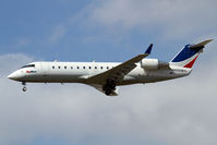 N405SW @ LAX - SkyWest Airlines N405SW (FLT SKW5517) from Tucson Int'l (KTUS) on short final to RWY 25L.