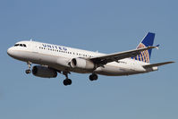 N459UA @ LAX - United Airlines N459UA (FLT UAL297) from San Francisco Int'l (KSFO) on short final to RWY 25L. - by Dean Heald