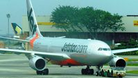 VH-EBS @ SIN - Jetstar Airways - by tukun59@AbahAtok