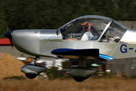 G-JLAT @ BREIGHTON - Smooth approach - by glider