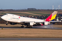 HL7420 @ LOWW - HL7420@VIE - by Basti777