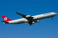 TC-JIK @ EHAM - Turkish Airlines - by Thomas Posch - VAP