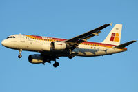 EC-HSF @ LOWW - Iberia