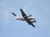 N910AJ @ MCO - Beech 200 King Air
