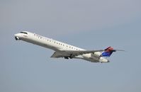 N813SK @ KLAX - Departing LAX on 25R