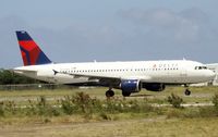 N352NW @ TNCA - N352NW