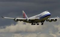 B-18706 @ ELLX - on final RW24 - by Friedrich Becker