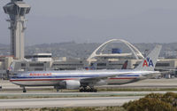N776AN @ KLAX - Taxiing to gate at LAX - by Todd Royer