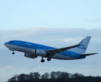 PH-BGE @ EGPH - KLM1286 Departs runway 24 bound for AMS - by Mike stanners